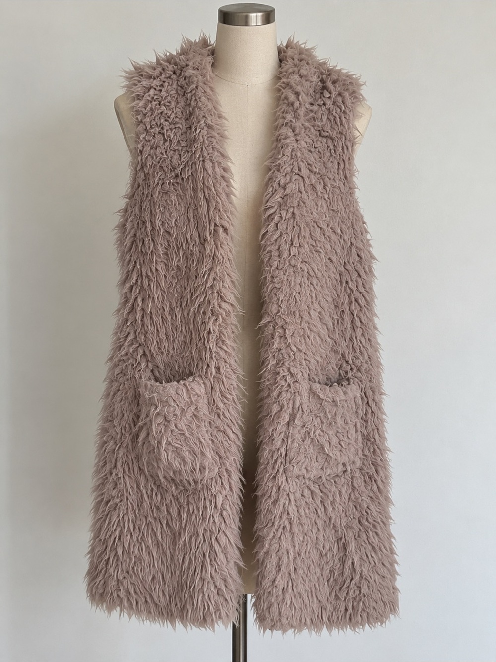 Ashley by 26 International Shaggy Dusty Rose Faux Fur Long Vest Size M
